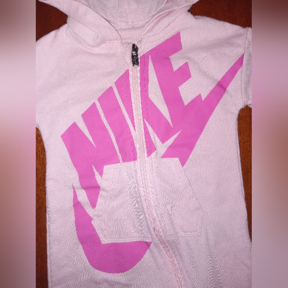 Girls Nike hooded full bodysuit - Picture 4 of 10